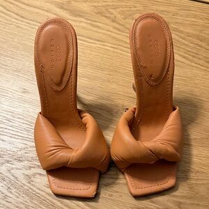 Women's Tan Heeled Sandals